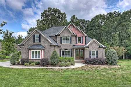 740 Arrow Point Ln Davidson, NC 28036