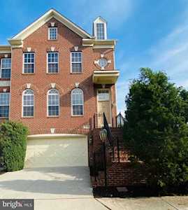 13162 Fox Hunt Ln Herndon, VA 20171