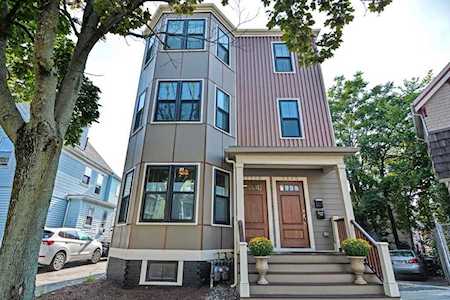 1108 Broadway #1 Somerville, MA 02144