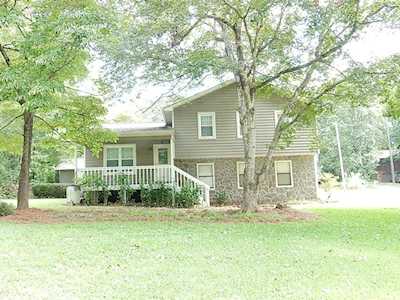 2403 Chablis Ct Lawrenceville, GA 30043