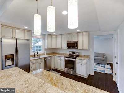 2261 Misthaven Ln Gambrills, MD 21054