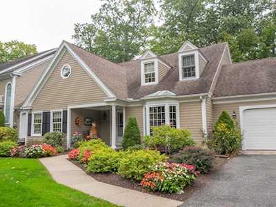 12 Hickory Hill #12 West Springfield, MA 01089