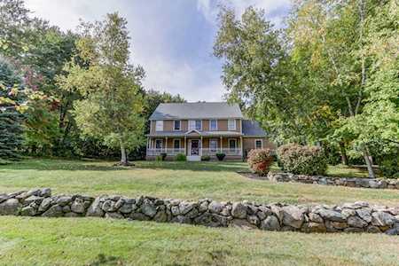 1 Olde Surrey Ln Medway, MA 02053