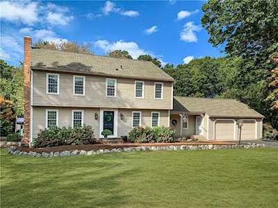 25 Bunker Hill Ln East Greenwich, RI 02818