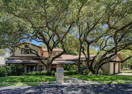 6 Treehaven LN The Hills, TX 78738