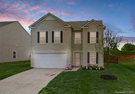 344 Zander Woods Ct Mount Holly, NC 28120