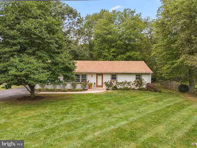 4520 Logmill Rd Gainesville, VA 20155