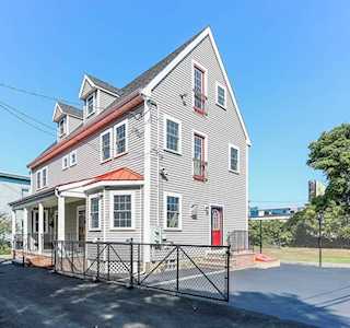 8 Lawrence Pl #8 Boston, MA 02135