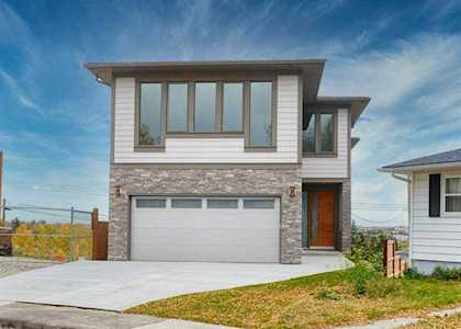 130 NE 44 Ave Calgary, AB T2E 2N8