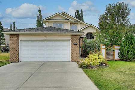 600 Hamptons Dr NW Calgary, AB T3A 6A2