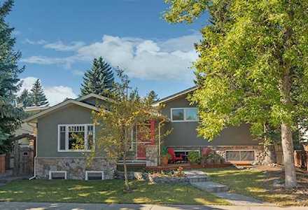 3144 Leduc Crescent SW Calgary, AB T3E 5