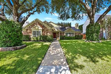 2131 Lansdown Drive Carrollton, TX 75010