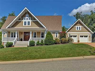 1913 Farnborough Dr Midlothian, VA 23112