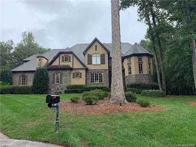 1212 Parkhill Ct Matthews, NC 28104