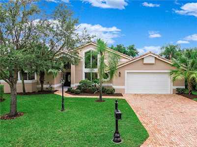 9655 NW 59th Ct Parkland, FL 33076