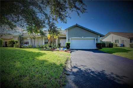 8906 NW 3rd Ct Coral Springs, FL 33071