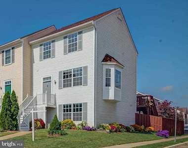 564 Radford Terrace NE Leesburg, VA 20176