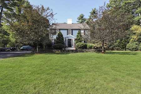 42 Stoney Point Dr Kingston, MA 02364