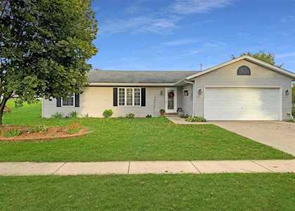 276 Crestview Ln Lake Mills, WI 53551