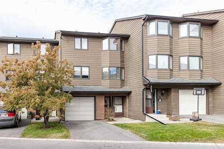 23 Glamis Dr SW #93 Calgary, AB T3E 6S3