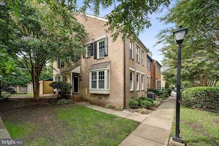 452 Glebe Rd Alexandria, VA 22305