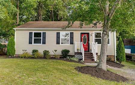 8603 Middle Rd North Chesterfield, VA 23235