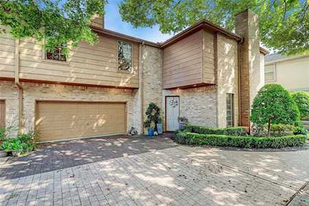 2310 Nantucket Dr Houston, TX 77057