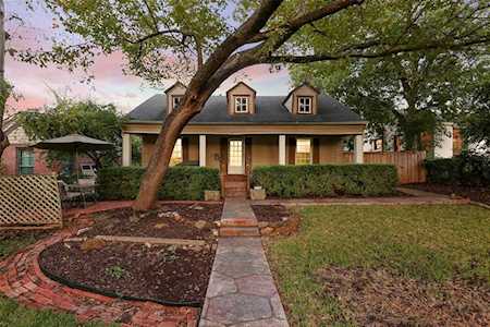 1732 S Edgefield Avenue Dallas, TX 75224