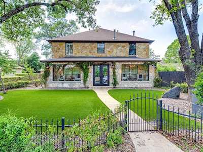 221 N Lucas Drive Grapevine, TX 76051