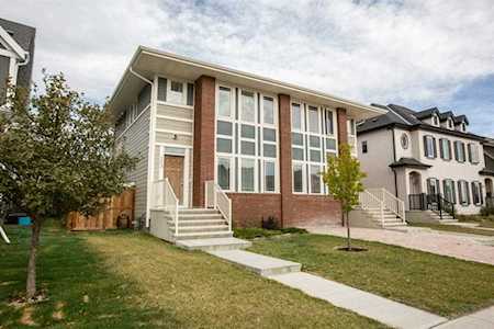 383 Mahogany Blvd SE Calgary, AB T3M 2A5