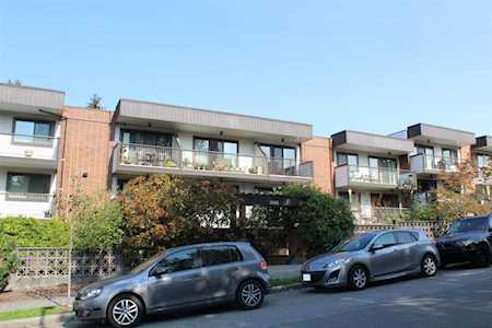 2033 Triumph Street #117 Vancouver, BC V5L 4X3