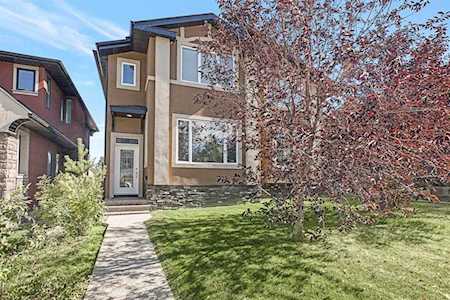 1412 26A St SW Calgary, AB T3C 1K8