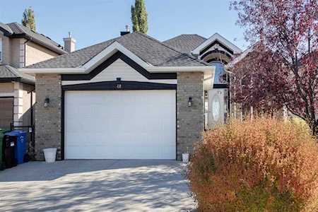 48 Panorama Hills Crescent NW Calgary, AB T3K 5N9