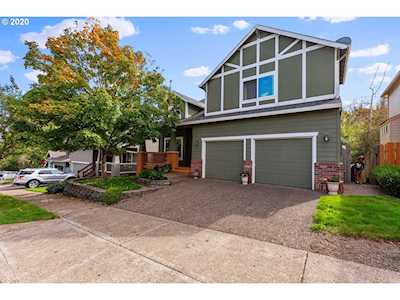 15734 SE Hawk Ct Portland, OR 97236