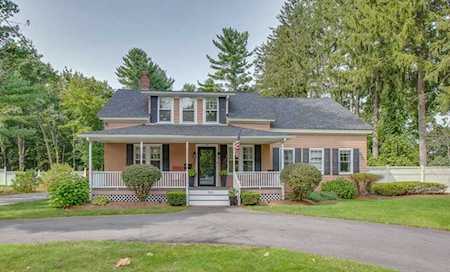 201 Concord Rd Bedford, MA 01730