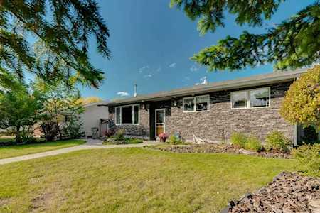 608 Queensland Dr SE Calgary, AB T2J 4G7