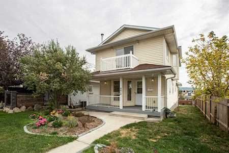 2216 Alexander St SE Calgary, AB T2G 4J6