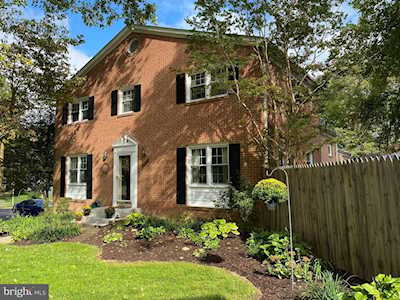 6844 Brian Michael Ct Springfield, VA 22153