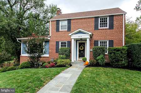 5019 36th St N Arlington, VA 22207