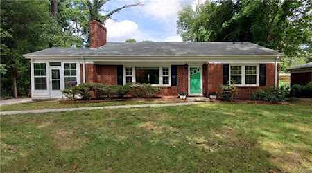 2221 Arnold Dr Charlotte, NC 28205