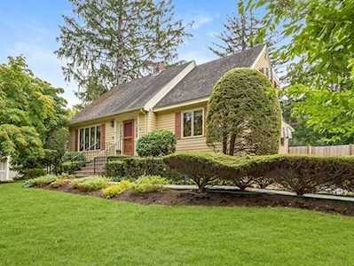 22 Meadowview Rd Melrose, MA 02176