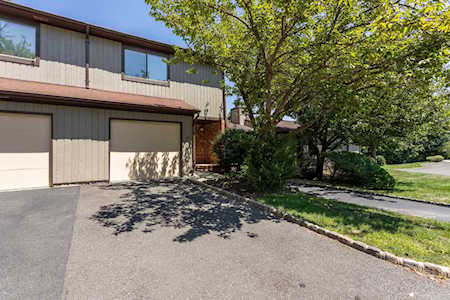 28 Arrowsmith Ct Matawan, NJ 07747