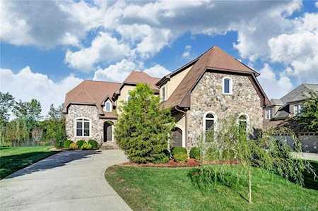 2210 Whiskery Dr Waxhaw, NC 28173