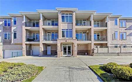 910 70 Ave SW #108 Calgary, AB T2V 0G4