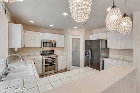 2113 Desert Pines St Las Vegas, NV 89134
