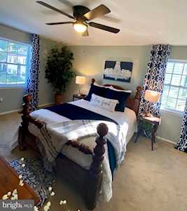2301 Weymouth Ln Crofton, MD 21114