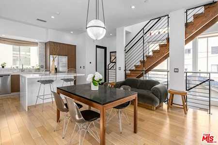 1217 N Garbo Lane Los Angeles, CA 90038