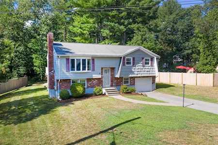 6 Lucaya Cir Burlington, MA 01803