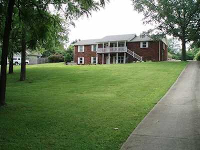200 N Scenic Shore Dr Dover, TN 37058