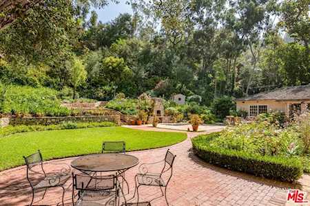 950 Moraga Drive Los Angeles, CA 90049